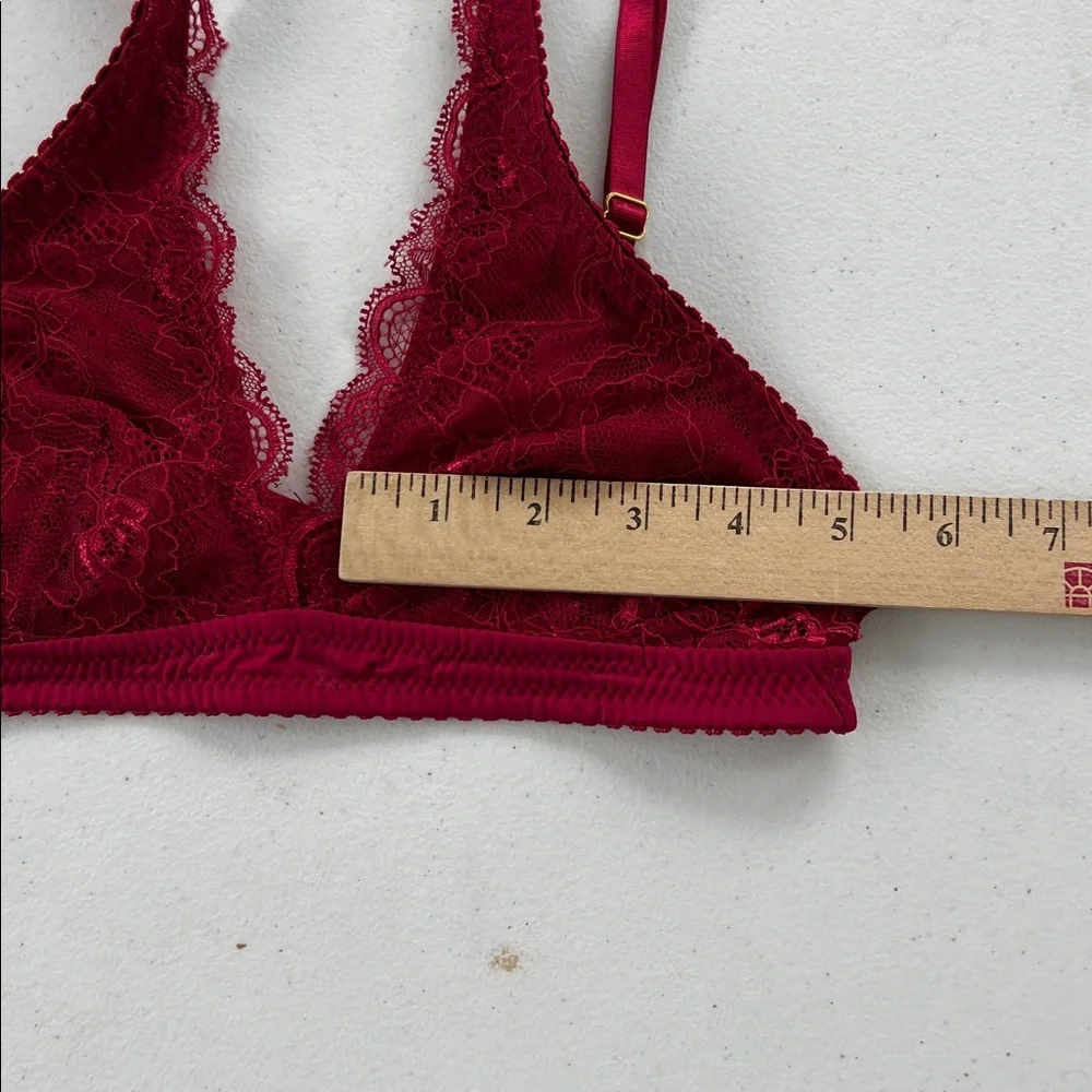 New Urban Outfitters Red Lace Plunge Wireless Triangle Bralette Adjustable Strap